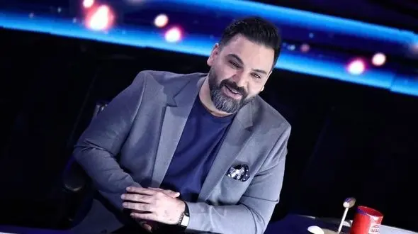 فیلم/ تیراندازی وحشتناک احسان علیخانی به سیب بالای سر ایمان قیاسی در عصر جدید  تیرکمون نزدی تو عمرت!