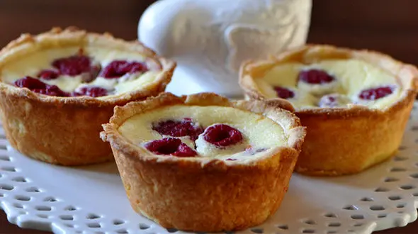 طرز تهیه تارت خانگی با تکه های میوه