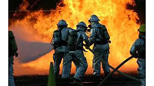 آتش سوزی در پتروشیمی بندر امام + فیلم