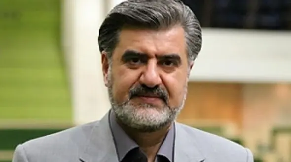 عزیزی : شرکت های خصوصی  واکسن کرونای خارجی خریدند ، فقط معطل مجوز دولت هستند 