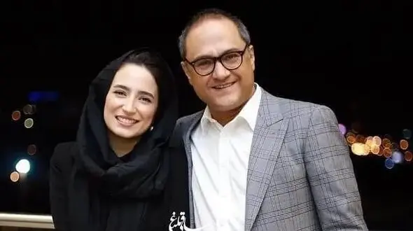 فیلم / نگاهی به چیدمان مدرن خانه  رامبد جوان از زاویه‌ای متفاوت برای اولین بار / از  مبلمان نوستالژیک، آشپزخانه‌ای بزرگ و کتابخانه‌ای که چشم را خیره می‌کند