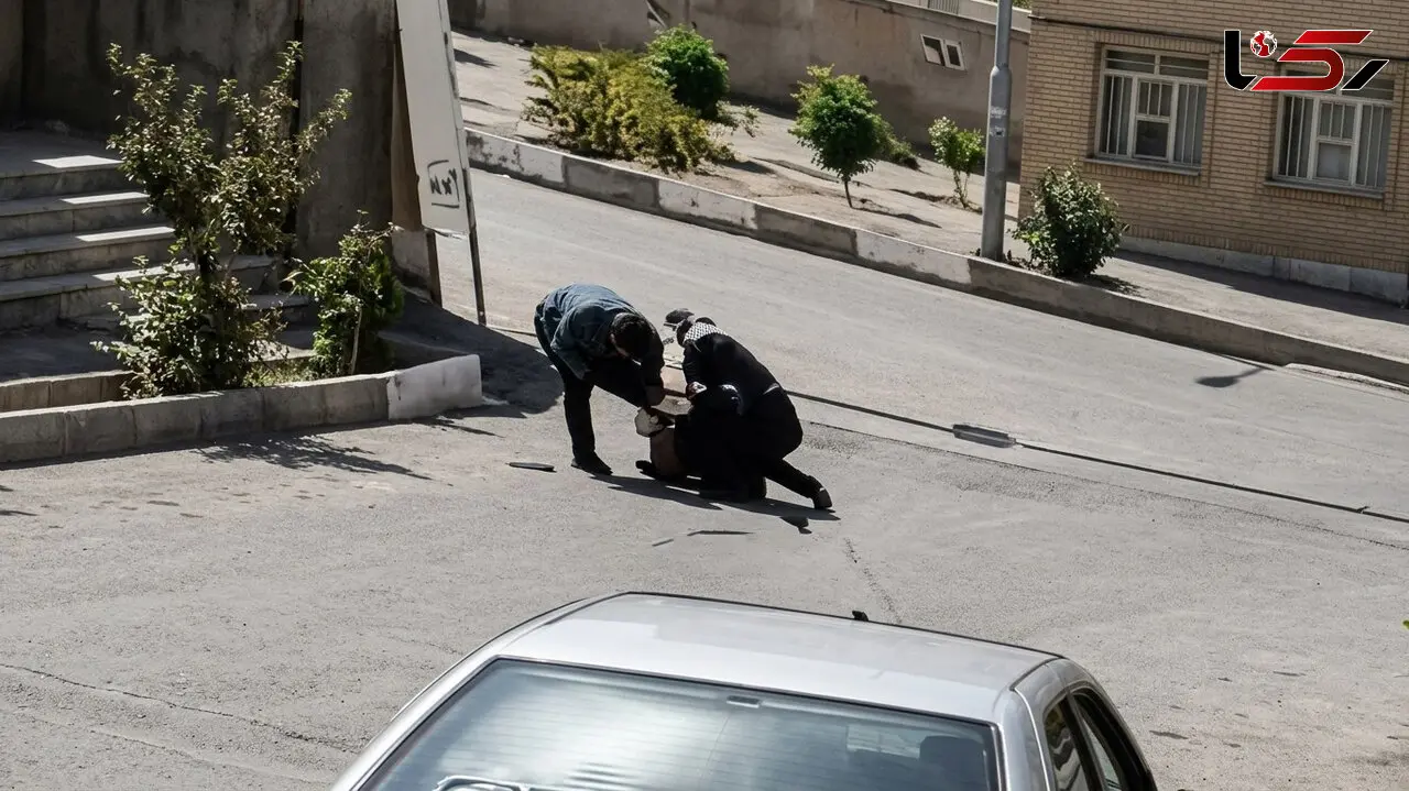 فیلم سرقت طلا از زن در داراب / در روز روشن 2 مرد به زن تنها حمله کردند