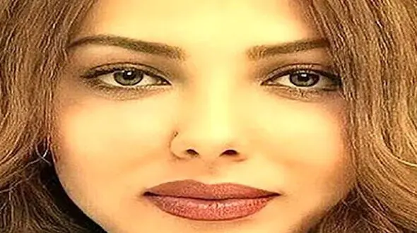  لیلا اوتادی با مانتو شال و کیف لاکچری اش پز داد + عکس
