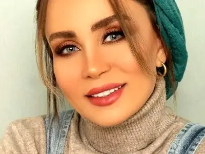 فیلم/ حدیث فولادوندی: در 20 سالگیم مشکلات زیادی داشتم / می ترسیدیم مهمونی بریم فیلم دربیاد /  عروسی گرفتنم  سخت بود باید مواظب می شدیم مثل زیبا بروفه فیلممون پخش نشه 