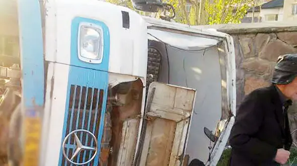 واژگونی مرگبار مینی بوس در چهارمحال و بختیاری + وضعیت مصدومان