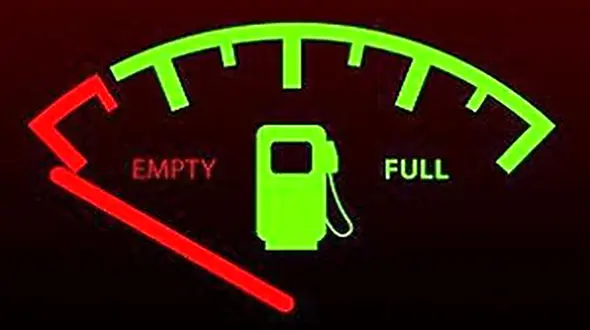 از زمان روشن شدن چراغ بنزین چند لیتر بنزین داریم؟