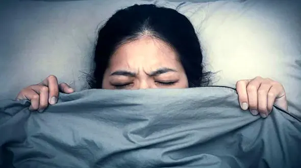 عوارض وحشتناک خوابیدن در اتاق گرم