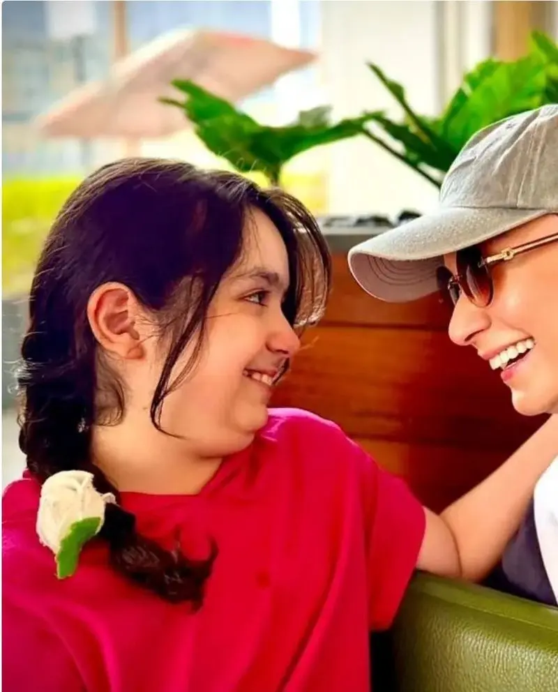 نسرین نصرتی و دخترش