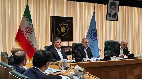 پزشکیان: به بانک مرکزی آمدم تا به شایعات پایان دهم