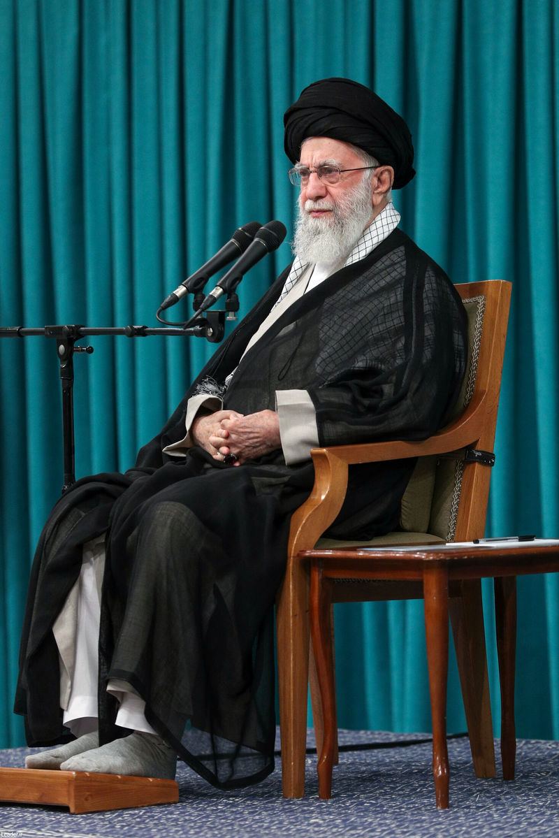 دیدار نمایندگان مجلس شورای اسلامی با رهبر انقلاب حضرت آیت الله خامنه ای -چهارشنبه ۲۱ خرداد ۱۴۰۴