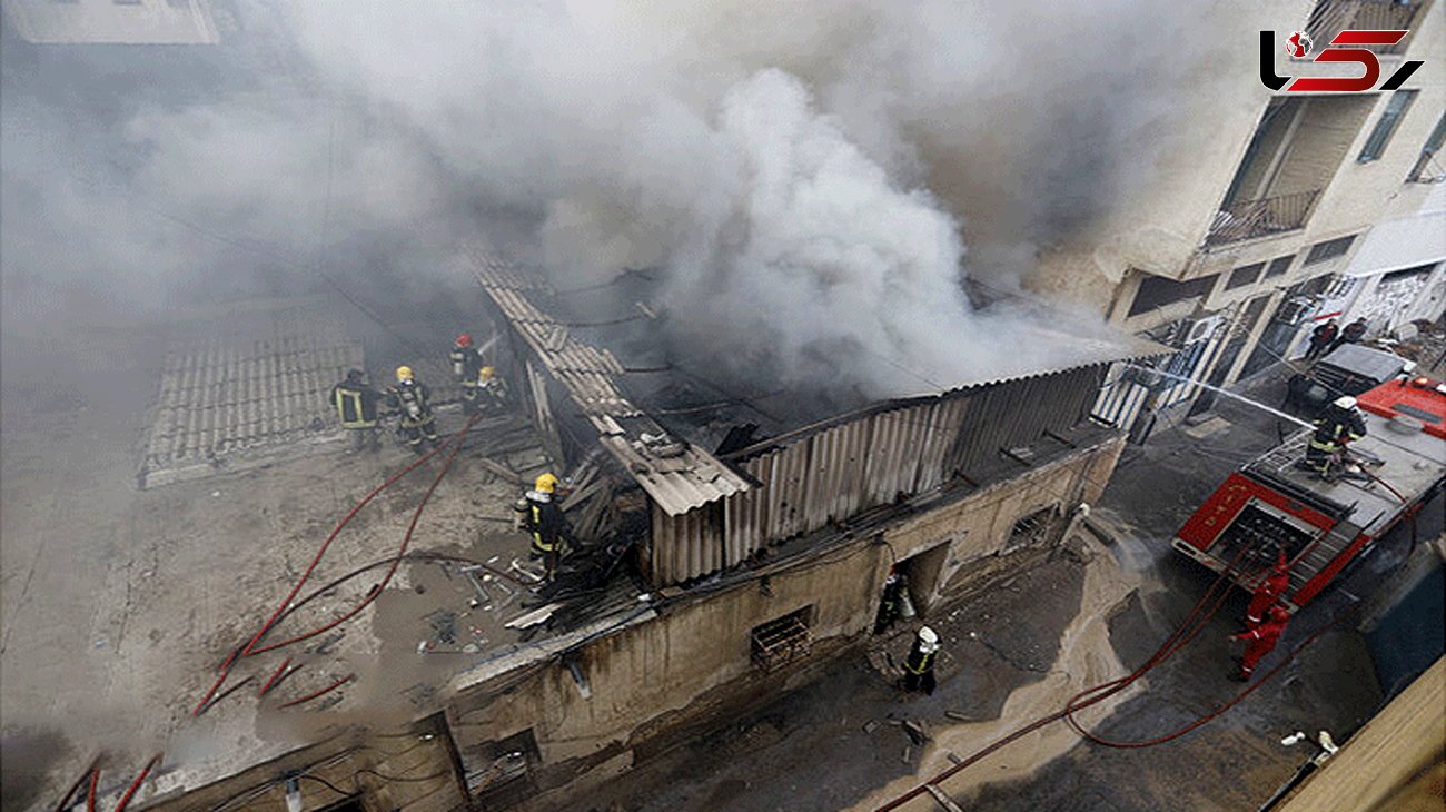 جزئیات آتش‌سوزی در یک انبار لوله‌های پلی‌اتیلن در کرج