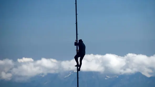 سقوط مرگبار آکروبات‌ باز از ارتفاع 6 متری در سیرک + فیلم دلخراش