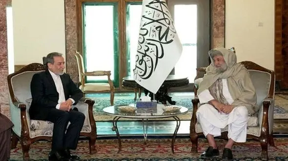  انتقاد تند از وزیر خارجه: چرا با گروه خشن و عقب افتاده طالبان دیدار کردید؟ 