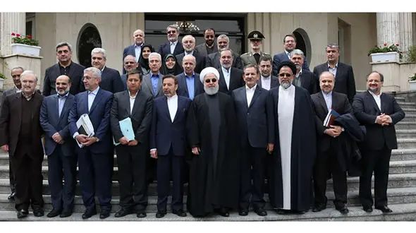 10 سال انفصال از خدمت در انتظار وزیری که پاسخگوی مجلس نباشد