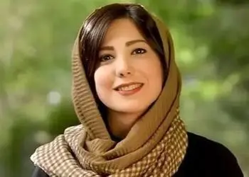 فیلم/ شعر خوانی بسیار احساسی و دلنشین باران نیکراه از محمّد سلمانی: درگیر تو بودم که نمازم به قضا رفت/ در من غزلی درد کشید و سرِ زا رفت