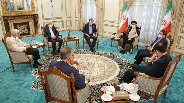 رئیسی با 6 رقیب خود در انتخابات دیدار کرد