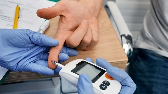  جزییات پرداخت «بیمه سلامت» بابت هزینه دستگاه، نوار و سوزن تست قند خون