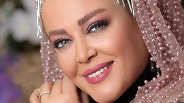 نگاهی به استایل عجیب و بحث برانگیز بهاره رهنما در ویلای شخصی اش!