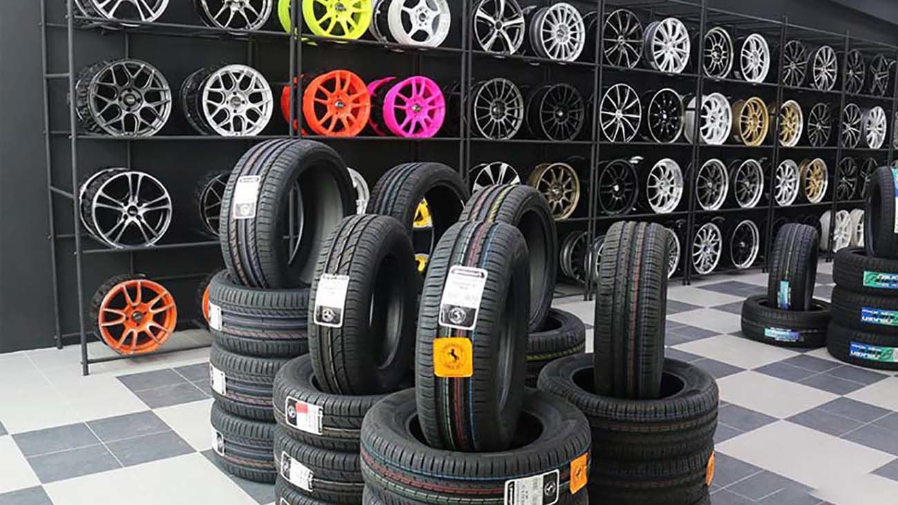 Шинный маг. Шины диски. Шинный магазин Tyres. Магазин шин в Америке. Шоурум автошины и диски.