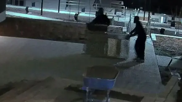 دستبرد وقیحانه به یک موسسه خیریه+عکس