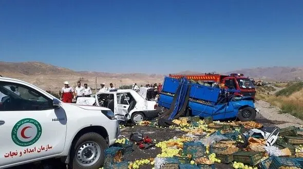پراید  یک نیسان آبی را از وسط تا کرد! / یک زن کشته شد + عکس باورنکردنی در جاده پارس آباد