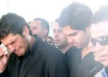 چهره غمزده پژمان بازغی و کامبیز دیرباز در مراسم تشییع پدر جوان سام درخشانی/ روحش شاد و یادش گرامی