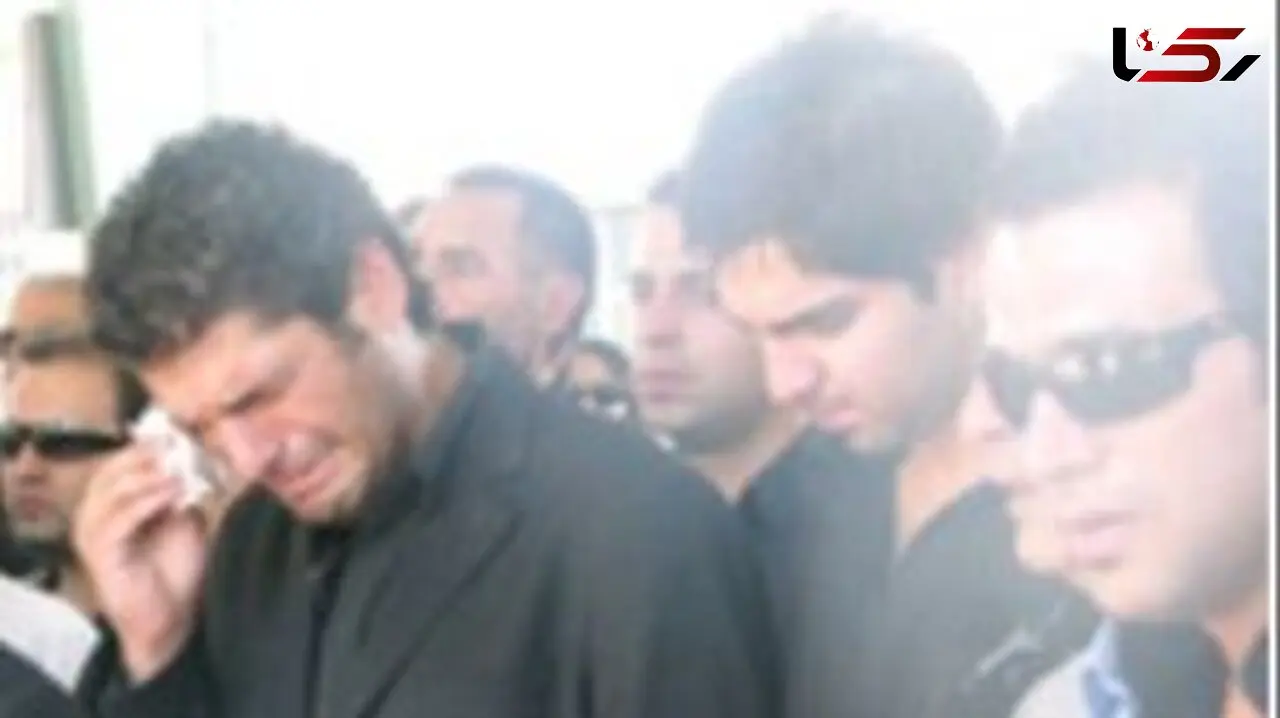 چهره غمزده پژمان بازغی و کامبیز دیرباز در مراسم تشییع پدر جوان سام درخشانی/ روحش شاد و یادش گرامی