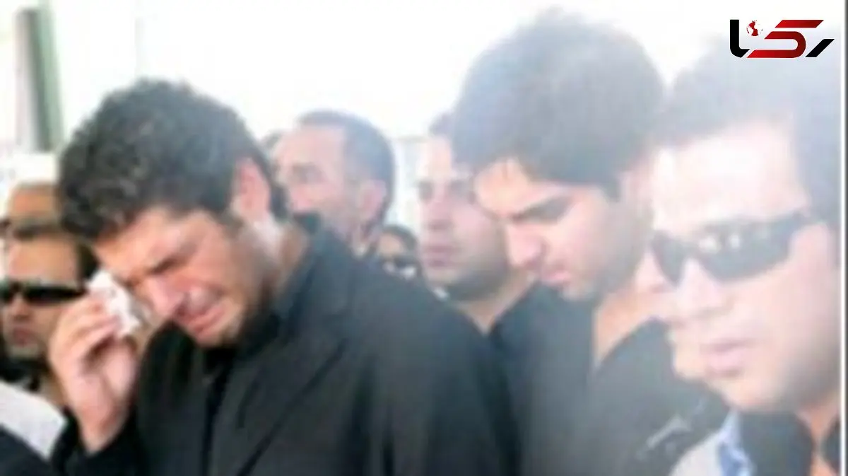 چهره غمزده پژمان بازغی و کامبیز دیرباز در مراسم تشییع پدر جوان سام درخشانی/ روحش شاد و یادش گرامی