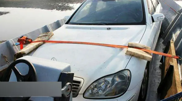 ببینید مرسدس بنز 700میلیونی را چگونه  قاچاق کرده اند + عکس عجیب