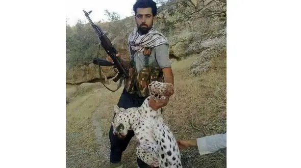 پرویز پرستویی به شکارچی پلنگ اعتراض کرد + عکس سلفی با پلنگ مُرده!