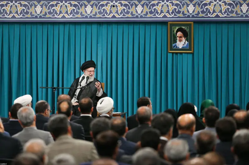 دیدار نمایندگان مجلس شورای اسلامی  با رهبر انقلاب حضرت آیت الله خامنه ای -چهارشنبه ۲۱ خرداد ۱۴۰۴