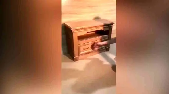 اسرار مخفی این کمد فاش شد + فیلم