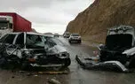 فیلم لحظه تصادف شاخ‌ به‌ شاخ پژو 405 در جاده سنندج–دیواندره / خودرو ایرانی ها از وسط نصف شدند