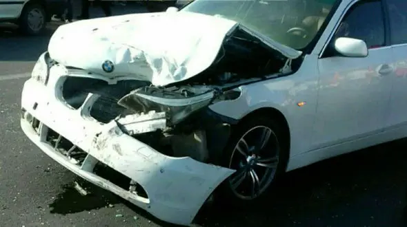 پراید BMW  را در تبریز زمینگیر کرد + عکس 