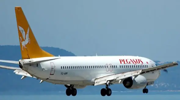 بازداشت مسافر خطرناک پرواز تهران - استانبول + فیلم