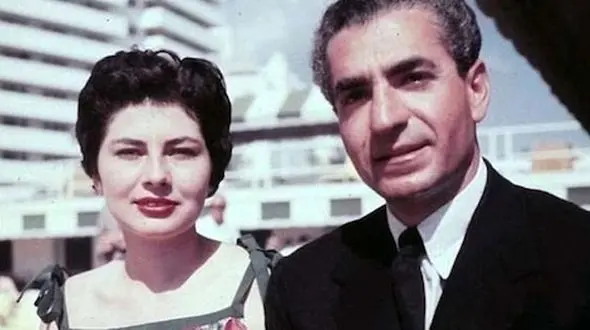 عکس سفر در زمان / لباس عروس ۳۰ کیلویی ثریا زن دوم شاه برای ازدواج در یک روز برفی؛ نگاهی مراحل دوخت و پوشیدن عروس خانم ...