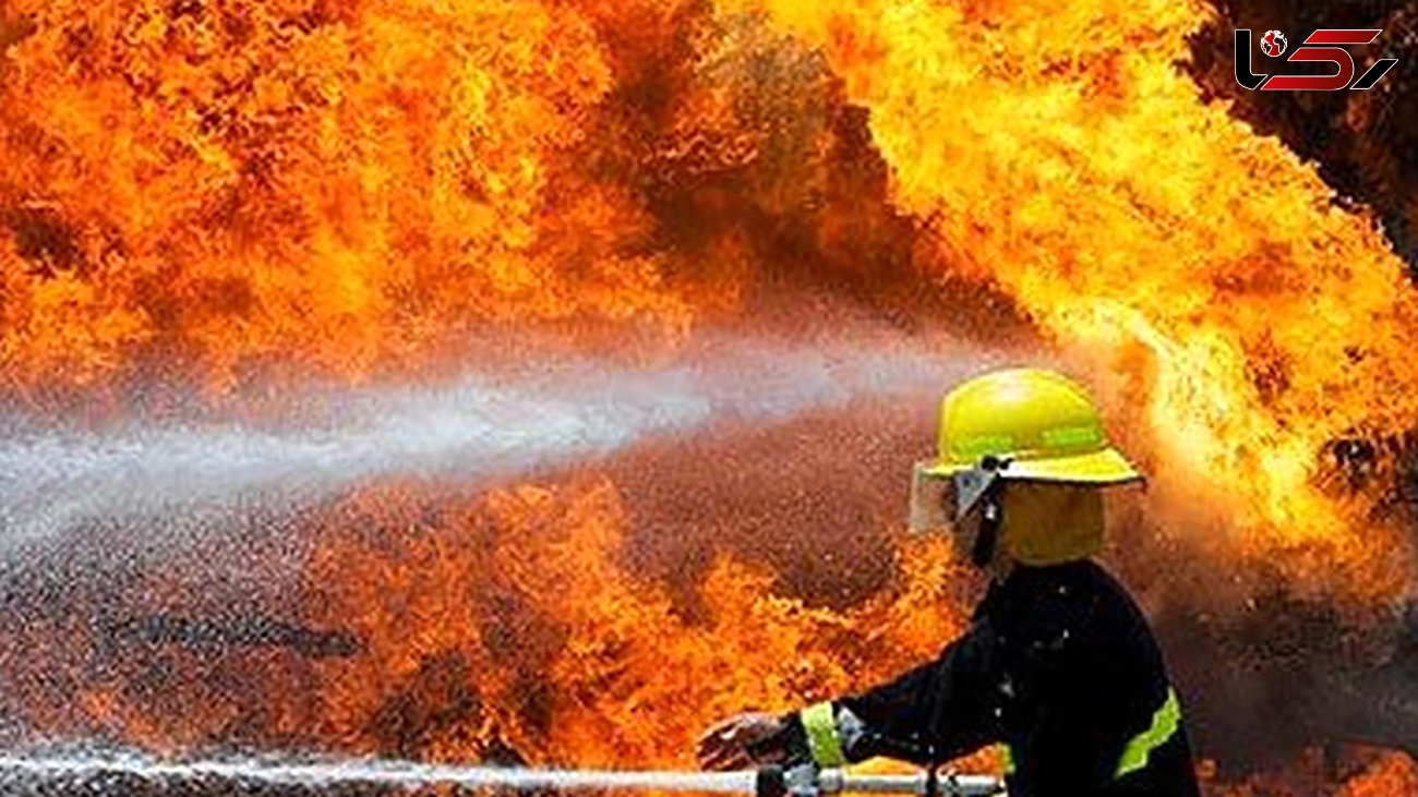 اتش سوزی انبار مواد غذایی در رباط کریم/ 3 آتش‌نشان سوختند