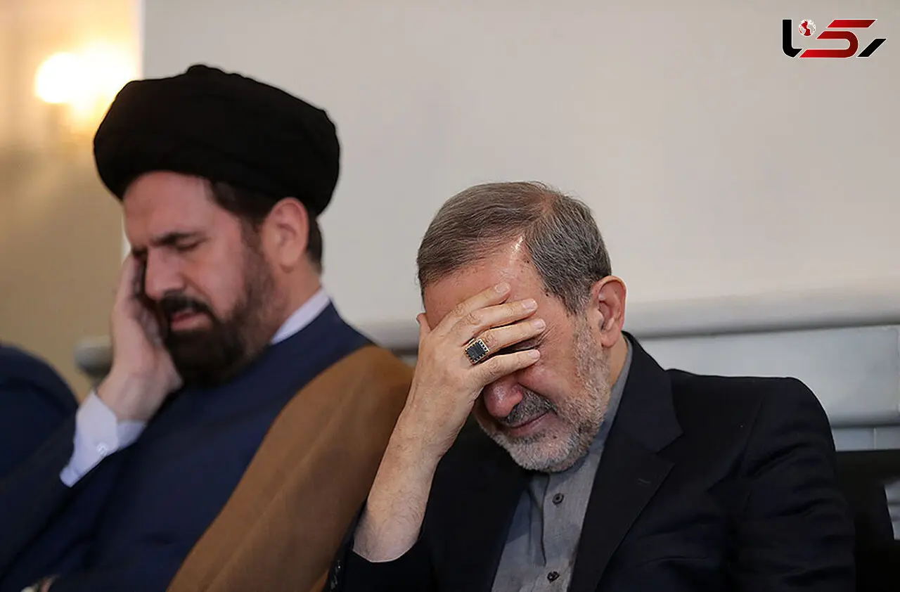 ولایتی در مراسم دانشجویان کشته شده علوم تحقیقات چه کرد؟ + عکس 