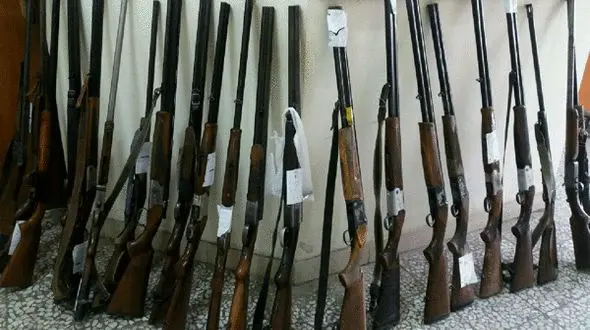 کشف 18 قبضه اسلحه دولول در صومعه‌سرا 