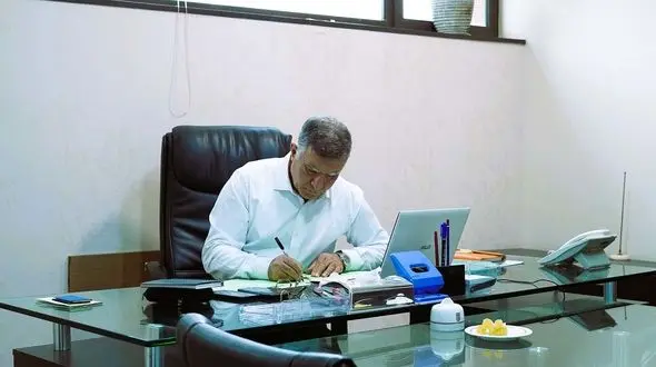 نخستین روز کاری مجید جلالی در مرکز ملی فوتبال/ آقا معلم با یک جمله مهم پشت کامپیوتر! + عکس