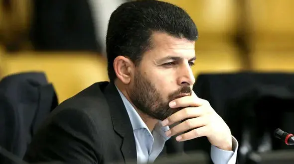 پاپی‌زاده: دولت ترمیم نشود، استیضاح کلید می‌خورد/ افزایش حقوق ۲۰ درصدی سوق دادن کارمندان به سمت خط فقر است