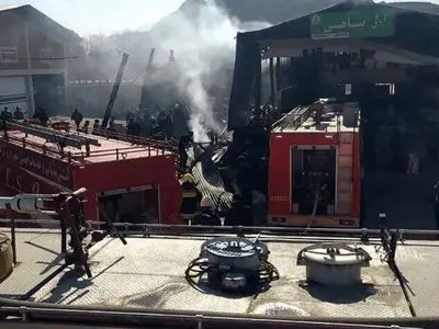 فیلم لحظه سقوط بالگرد در میدان میوه و تره بار درچه اصفهان