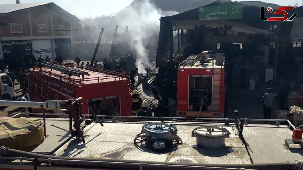 فیلم لحظه سقوط بالگرد در میدان میوه و تره بار درچه اصفهان