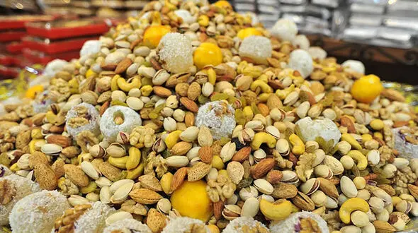 از ابتدای سال 10 درصد آجیل‌ فروشان مشهد واحد خود را جمع آوری کرده‌اند / مردم توان خرید ندارند