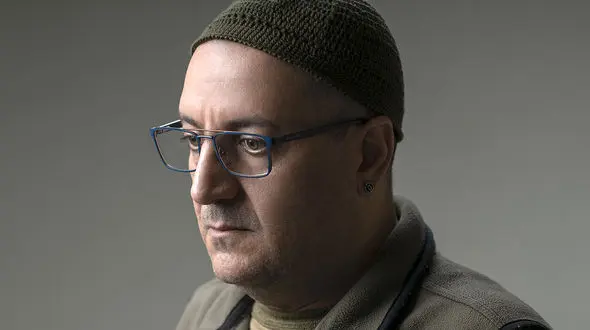 خاطرات ناگفته کوروش جوان از سلبریتی ها / دردسر عکس های او برای احسان علیخانی، علی دایی و مهران مدیری