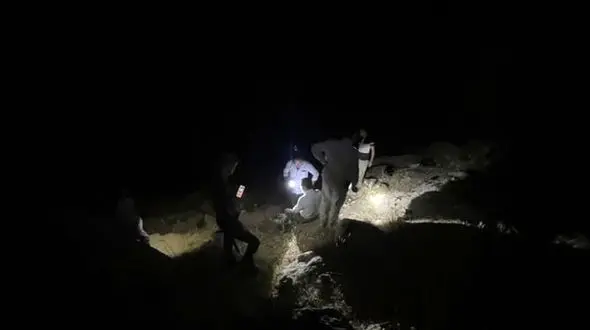 انفجار تپه های تاریخی برای گنج های زیر خاکی توسط 8 جوینده گنج 