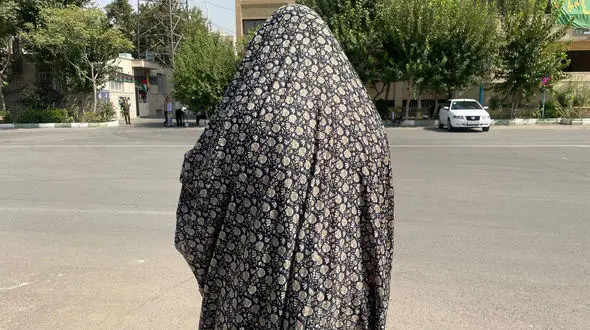 این زن موبایل های سرقتی را به افغانستان می فرستاد