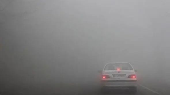 مه شدید و کاهش دید رانندگان در آزادراه کرج - قزوین + فیلم 
