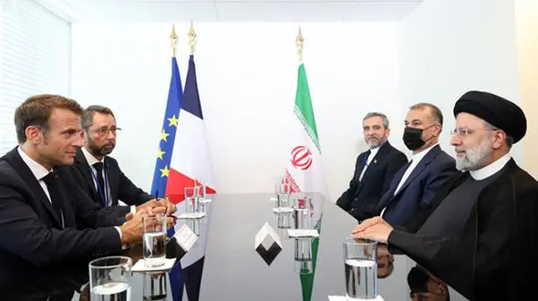 پاسخ قاطع آیت الله رئیسی به تک‌جمله «مکرون» درباره حقوق زنان