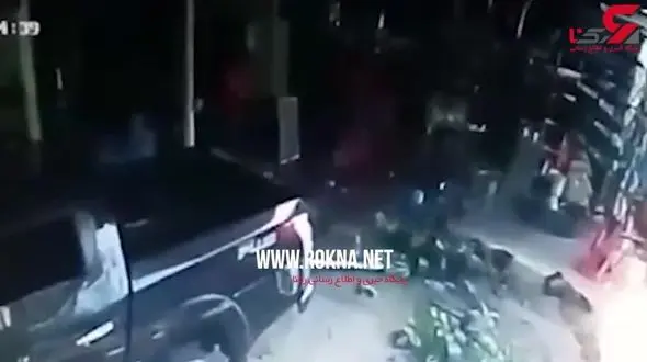 ورود وحشتناک خودرو به داخل چند مغازه + فیلم 